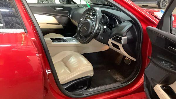 Used Jaguar XE 2015 for sale - 77524332: Photo 9