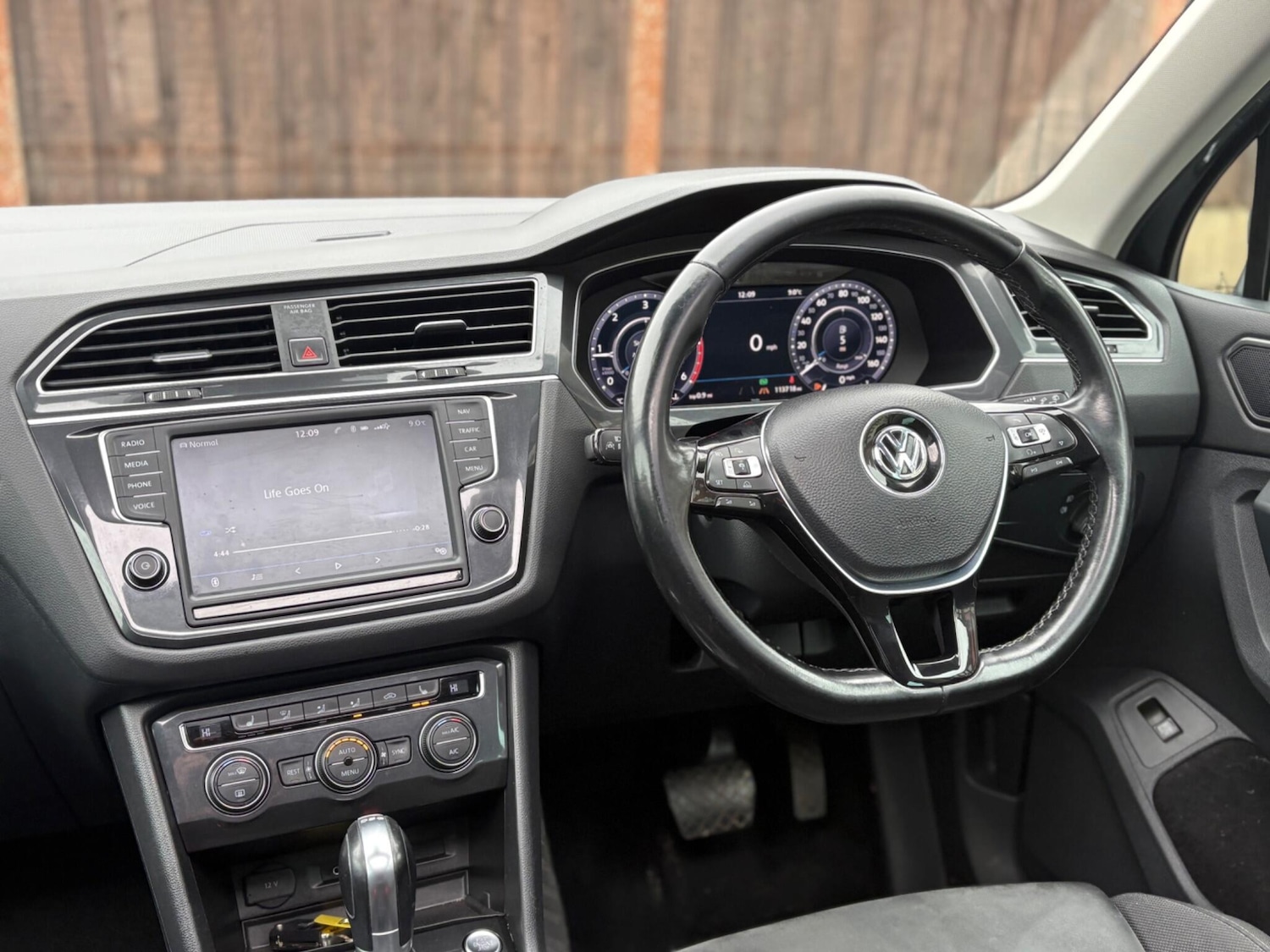 Used Volkswagen Tiguan 2017 for sale - 77351393: Photo 35