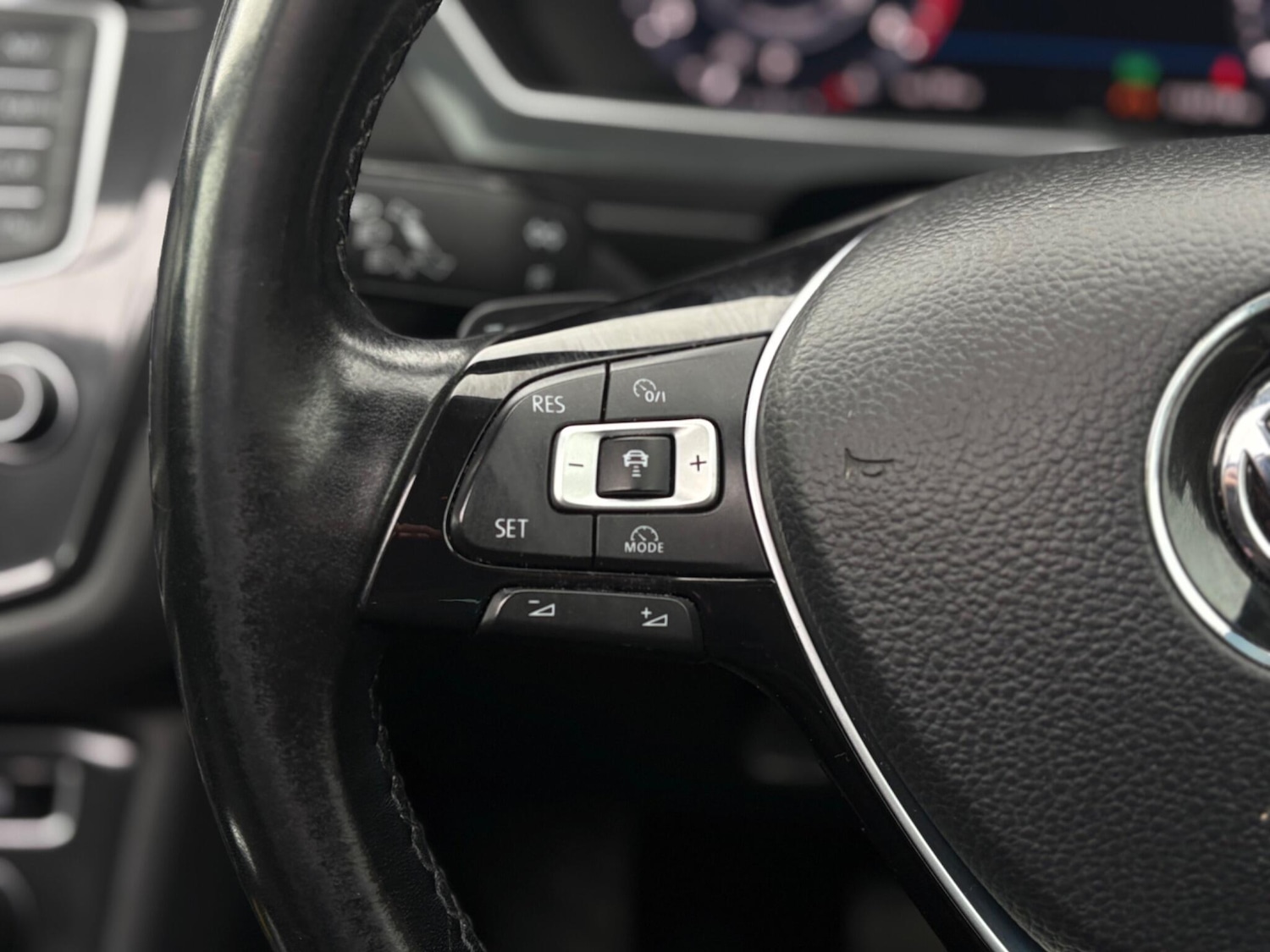 Used Volkswagen Tiguan 2017 for sale - 77351393: Photo 45