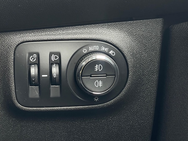 Used Vauxhall Corsa 2015 for sale - 73764387: Photo 50