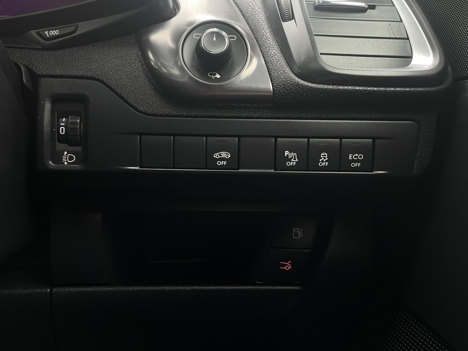 Vehicle 33
