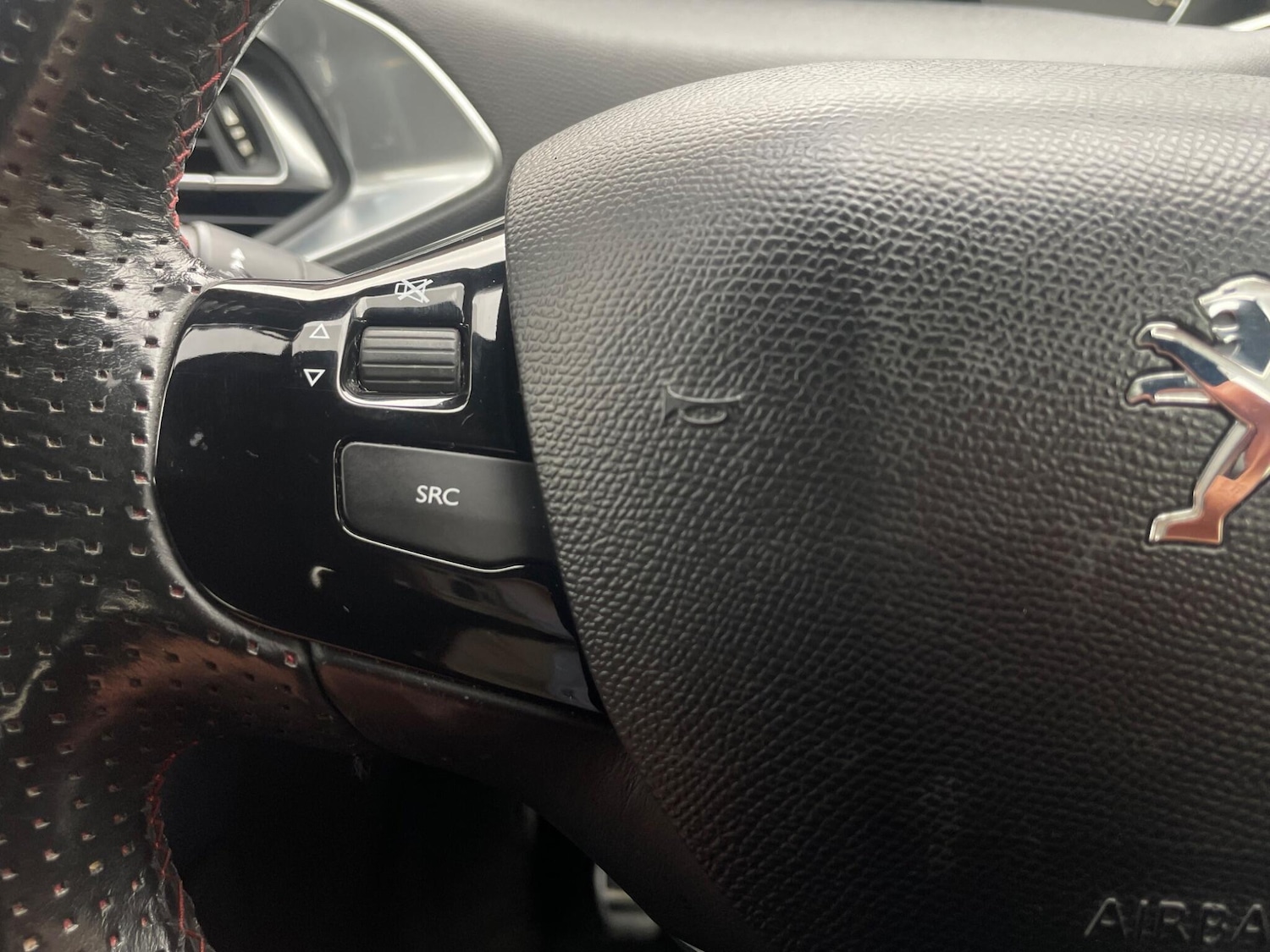 Used Peugeot 308 2015 for sale - 76179513: Photo 18