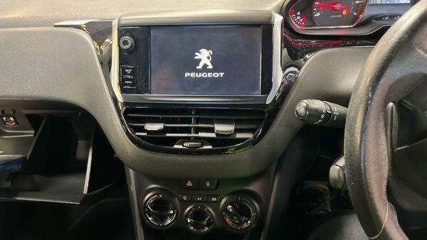 Used Peugeot 208 2013 for sale - 76214028: Photo 11