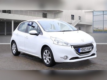 Peugeot - 208