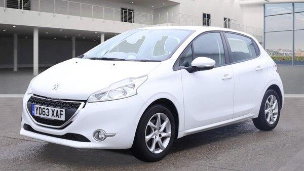 Used Peugeot 208 2013 for sale - 76214028: Photo 2