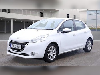 Used Peugeot 208 2013 for sale - 76214028: Photo 2