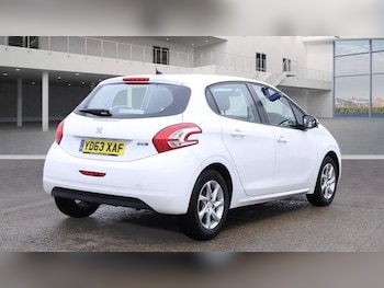 Used Peugeot 208 2013 for sale - 76214028: Photo 4