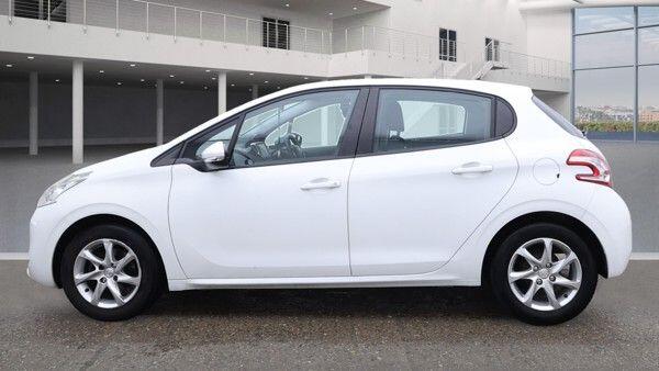 Used Peugeot 208 2013 for sale - 76214028: Photo 6