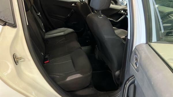 Used Peugeot 208 2013 for sale - 76214028: Photo 8