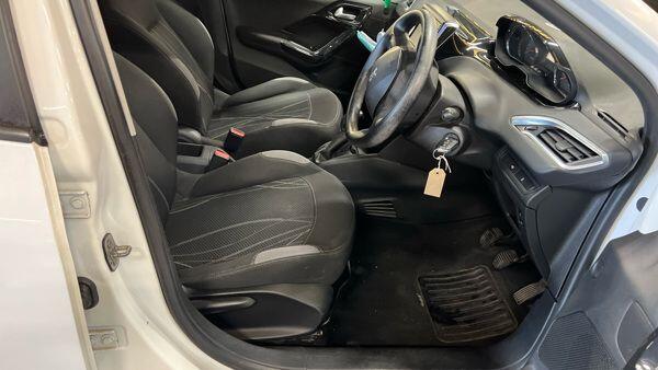 Used Peugeot 208 2013 for sale - 76214028: Photo 9