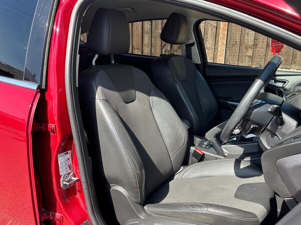 Used Ford Focus 2011 for sale - 74509516: Photo 22