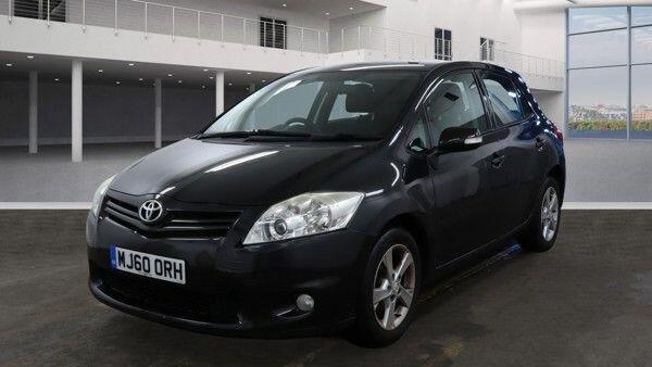 Used Toyota Auris 2010 for sale - 77331434: Photo 2