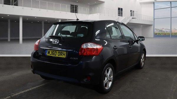 Used Toyota Auris 2010 for sale - 77331434: Photo 4