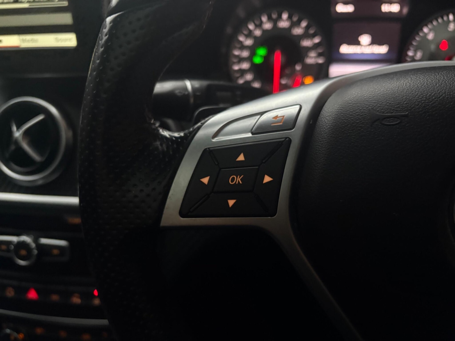 Used Mercedes-Benz A-Class 2013 for sale - 77084375: Photo 38