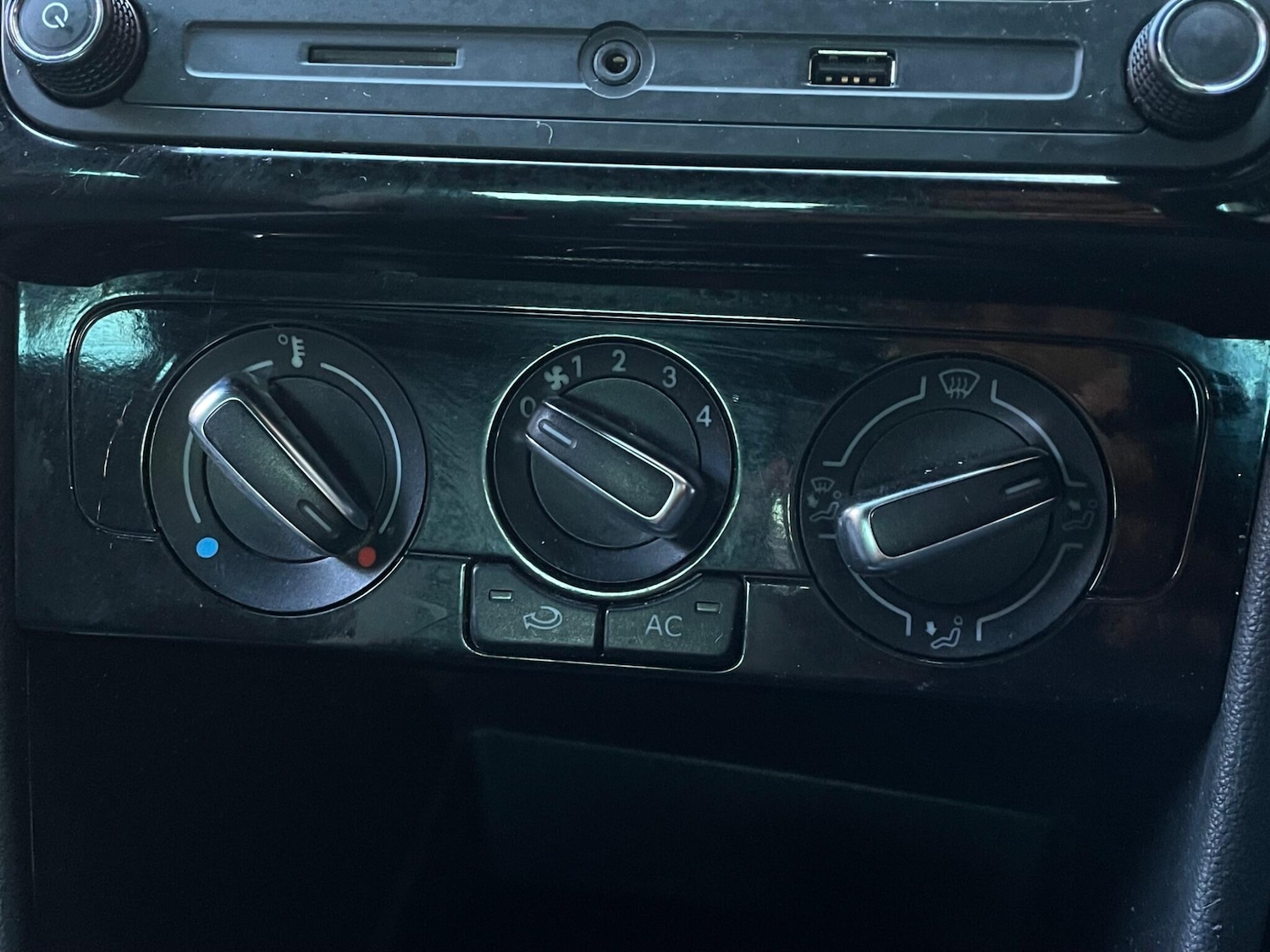 Used Volkswagen Polo 2012 for sale - 75949105: Photo 38