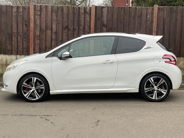 Used Peugeot 208 2014 for sale - 73672275: Photo 10
