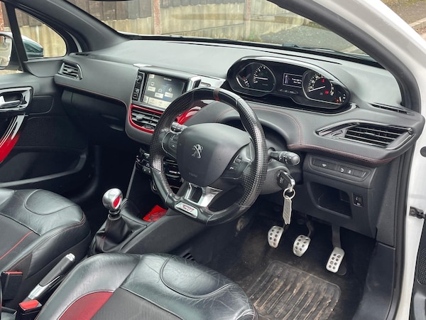 Used Peugeot 208 2014 for sale - 73672275: Photo 13