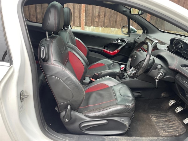 Used Peugeot 208 2014 for sale - 73672275: Photo 15