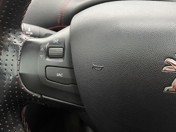 Used Peugeot 208 2014 for sale - 73672275: Photo 31