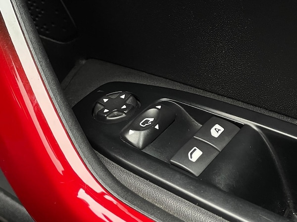 Used Peugeot 208 2014 for sale - 73672275: Photo 43