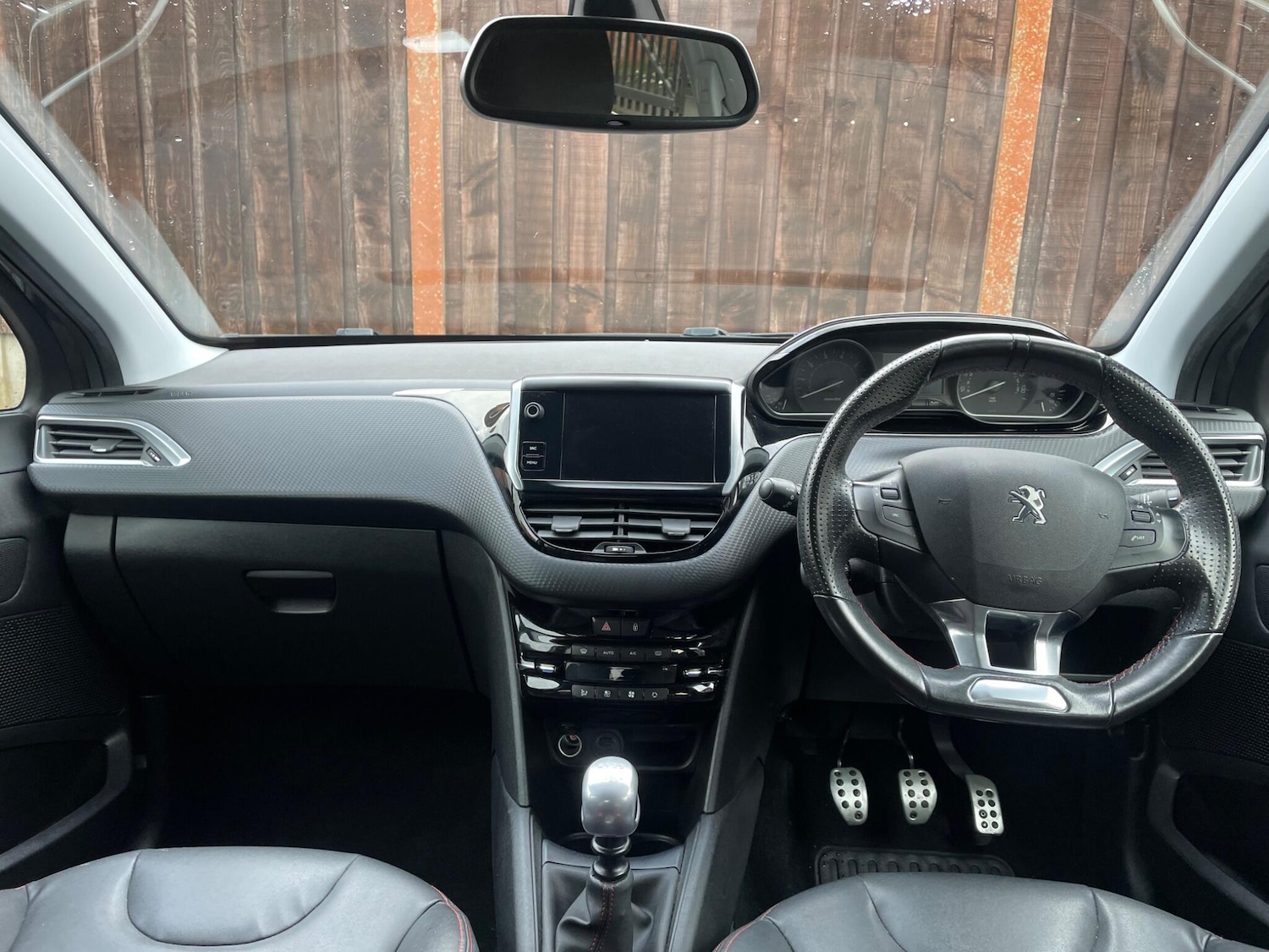 Used Peugeot 208 2018 for sale - 76327219: Photo 17