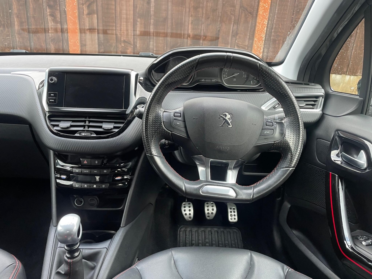 Used Peugeot 208 2018 for sale - 76327219: Photo 18