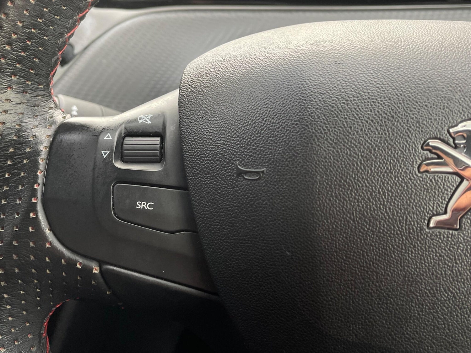 Used Peugeot 208 2018 for sale - 76327219: Photo 19