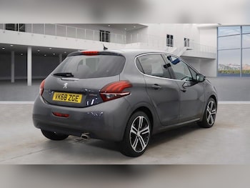 Used Peugeot 208 2018 for sale - 76327219: Photo