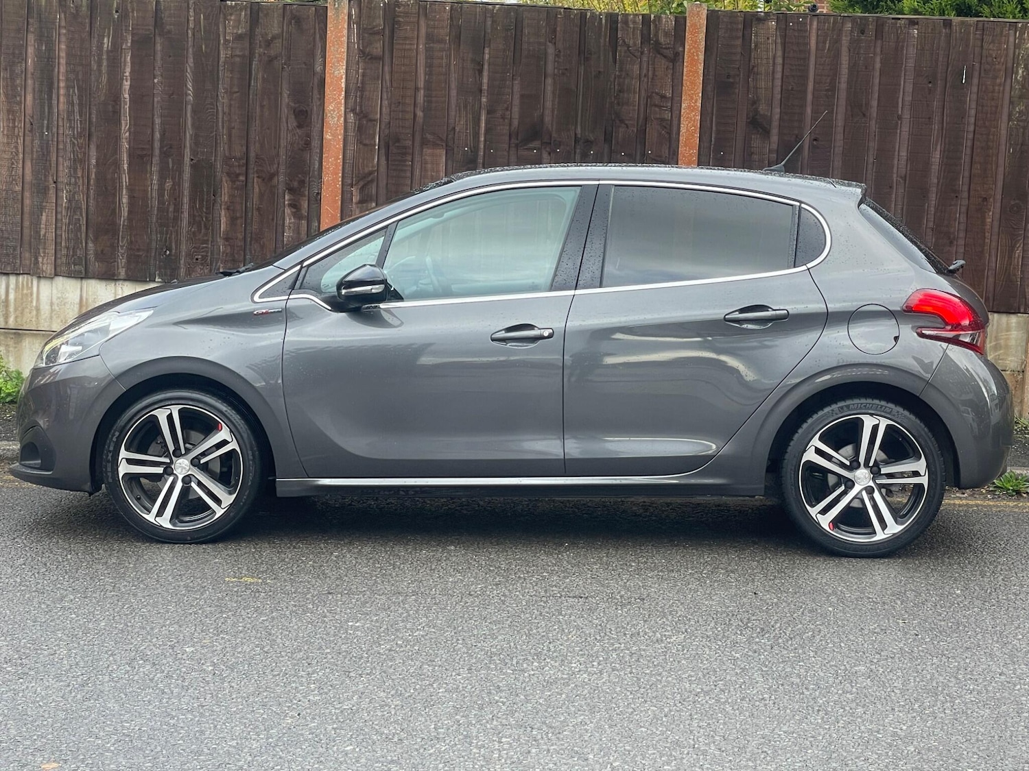 Used Peugeot 208 2018 for sale - 76327219: Photo 5