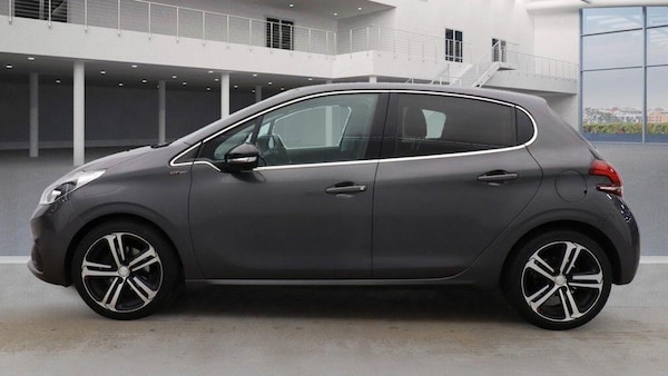 Used Peugeot 208 2018 for sale - 76327219: Photo 5