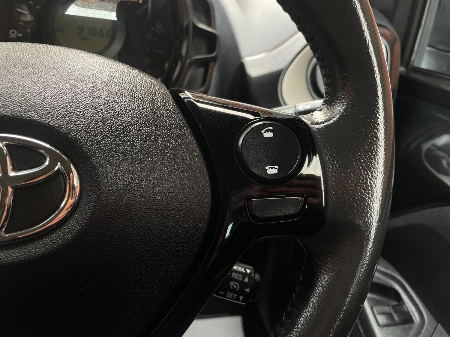 Used Toyota AYGO 2015 for sale - 75965500: Photo 33