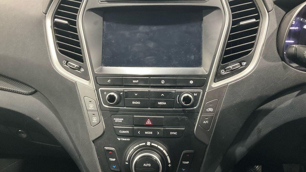 Used Hyundai Santa Fe 2017 for sale - 77215663: Photo 10