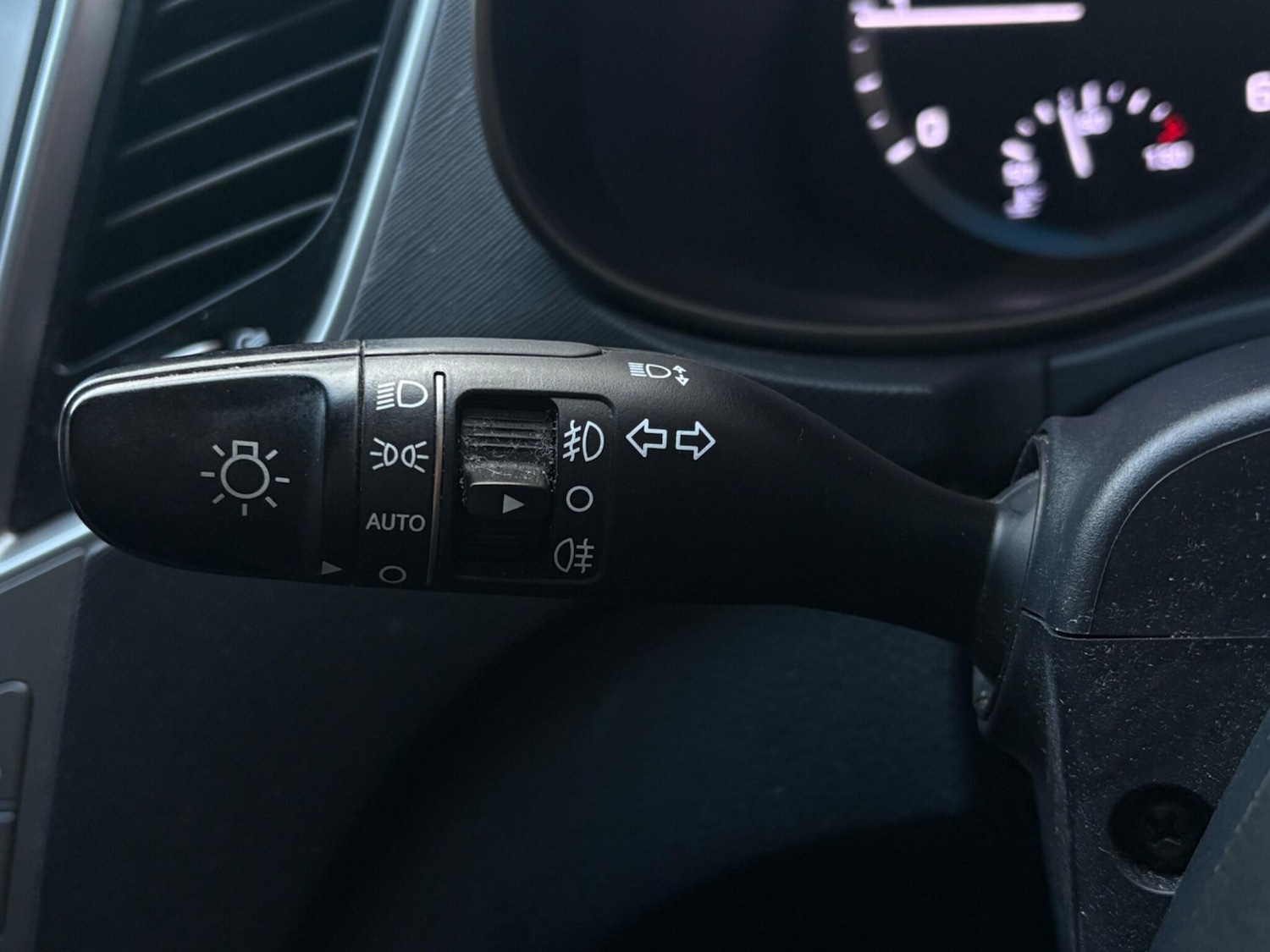 Used Hyundai Santa Fe 2017 for sale - 77215663: Photo 30