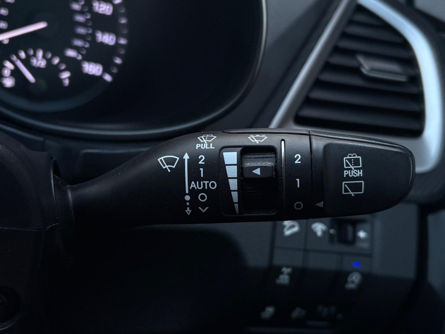 Used Hyundai Santa Fe 2017 for sale - 77215663: Photo 33