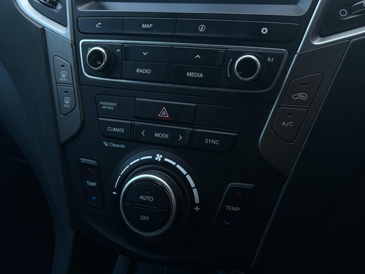 Used Hyundai Santa Fe 2017 for sale - 77215663: Photo 37