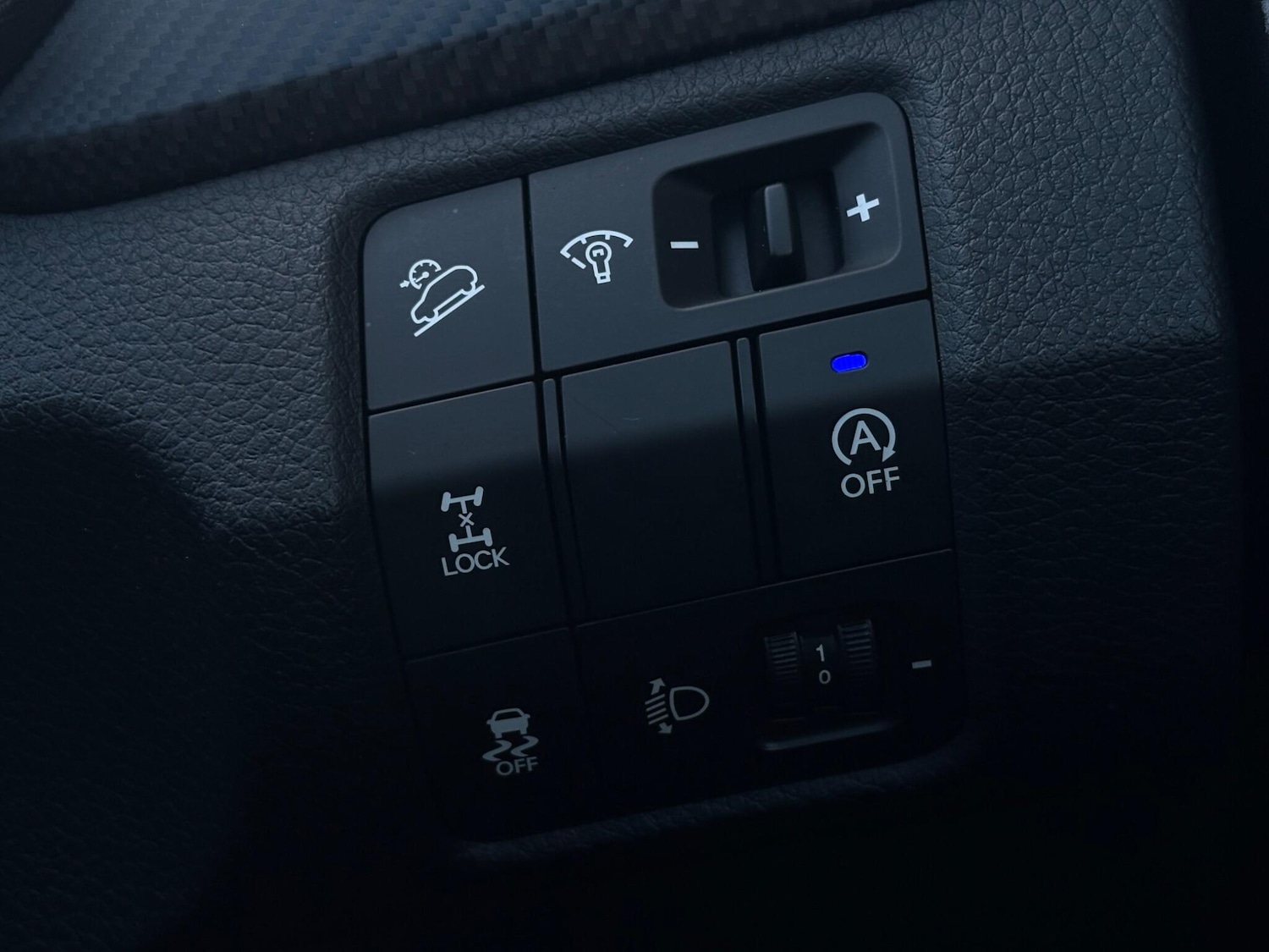 Used Hyundai Santa Fe 2017 for sale - 77215663: Photo 41