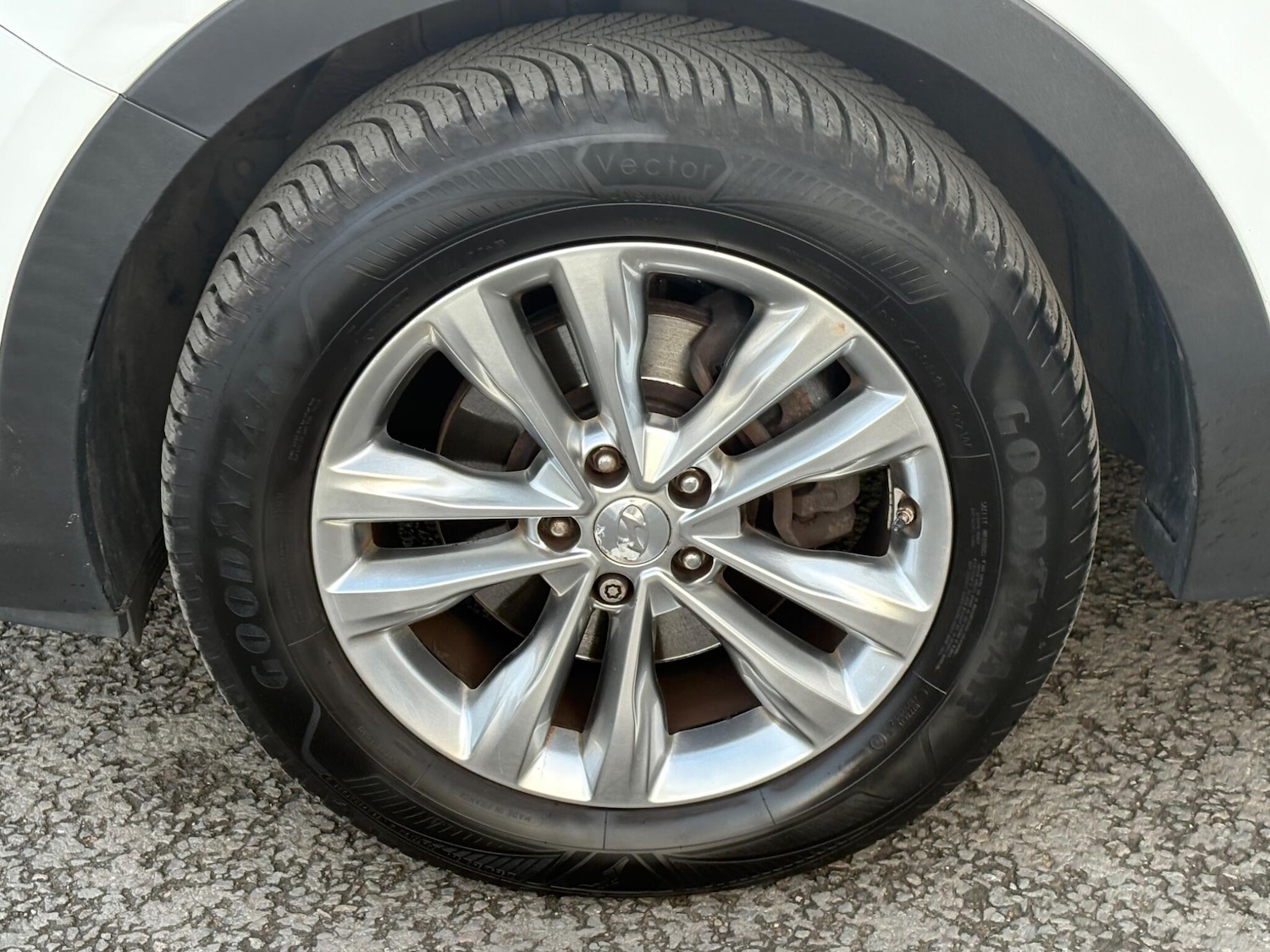 Used Hyundai Santa Fe 2017 for sale - 77215663: Photo 47