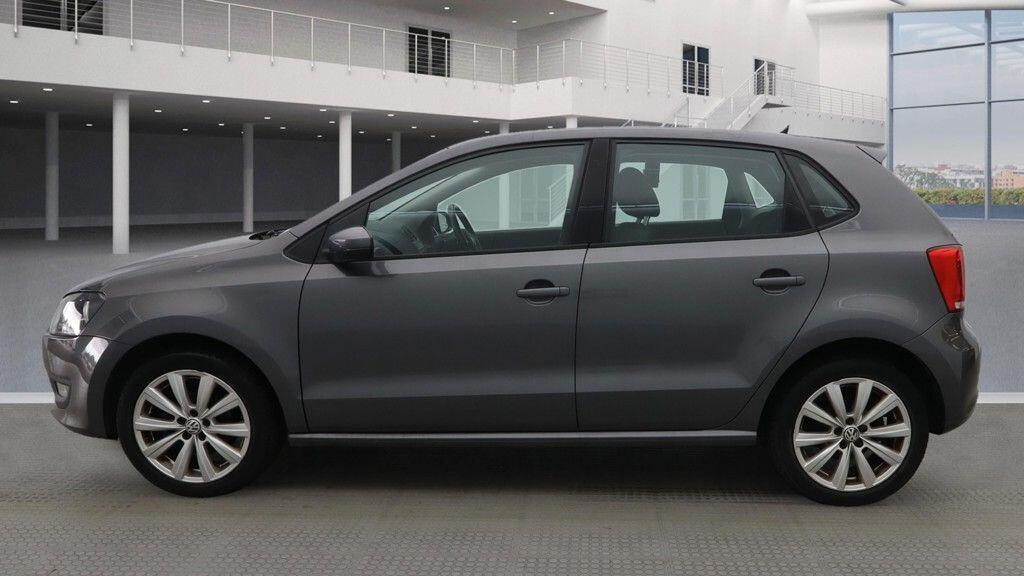 Used Volkswagen Polo 2011 for sale - 76432326: Photo 5