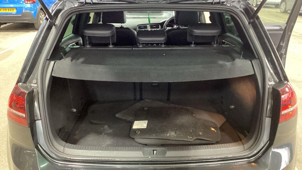 Used Volkswagen Golf 2014 for sale - 77050093: Photo 11