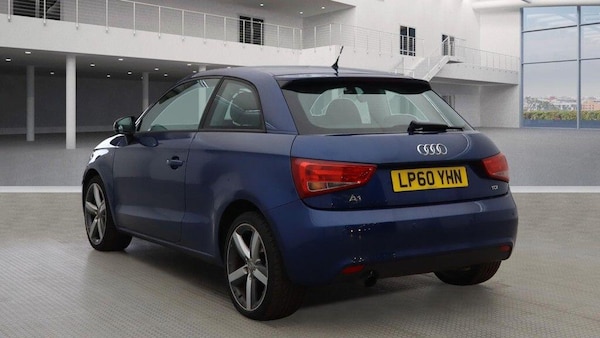 Used Audi A1 2011 for sale - 76238927: Photo 2