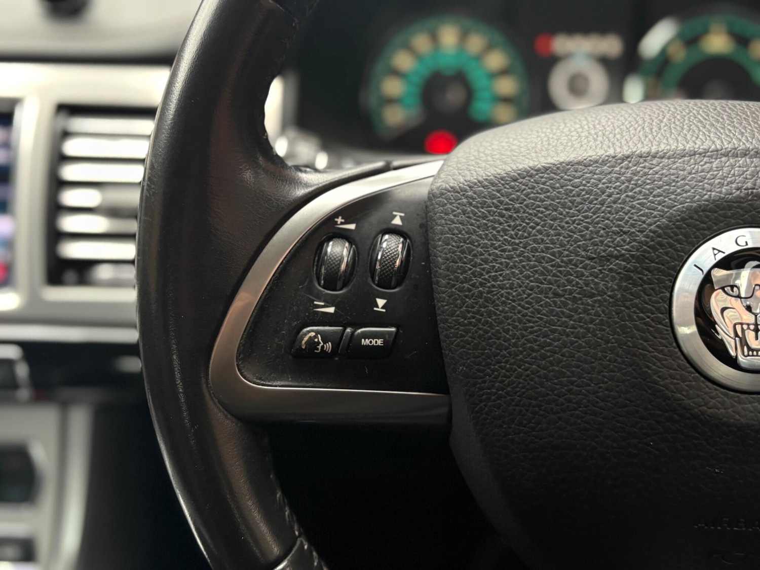 Used Jaguar XF 2012 for sale - 77468798: Photo 46