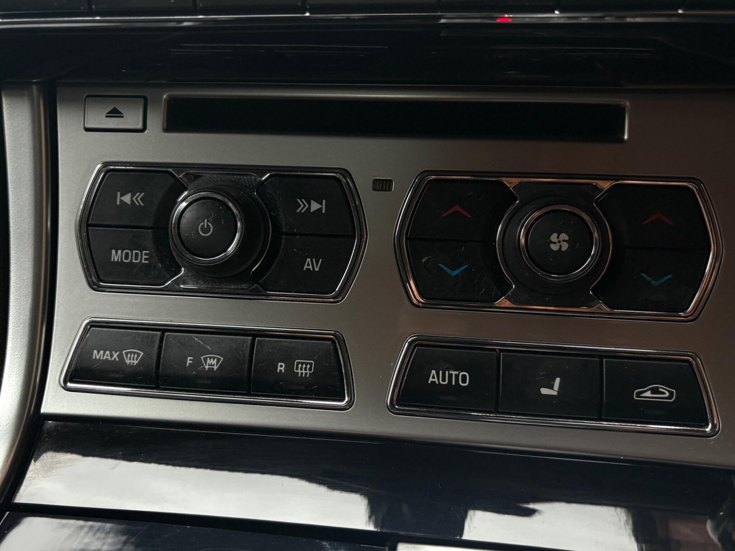 Used Jaguar XF 2012 for sale - 77468798: Photo 65