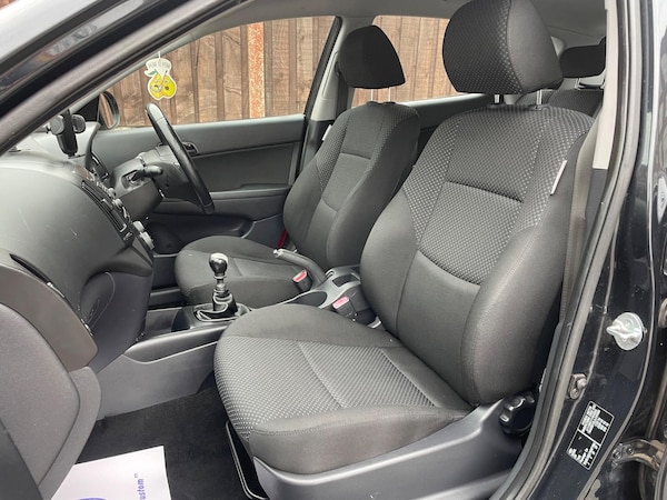 Used Hyundai i30 2010 for sale - 76314260: Photo 23
