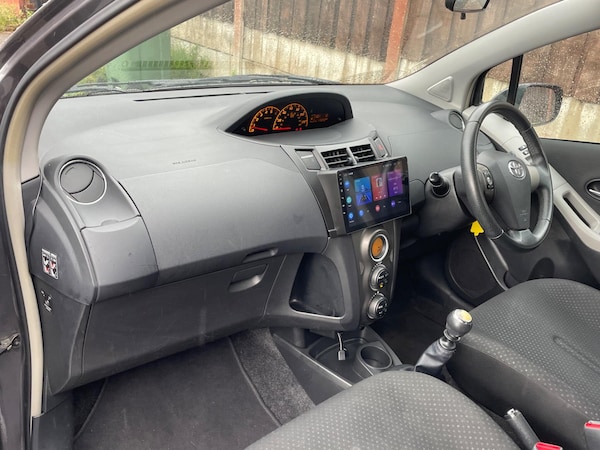 Used Toyota Yaris 2011 for sale - 76175189: Photo 14