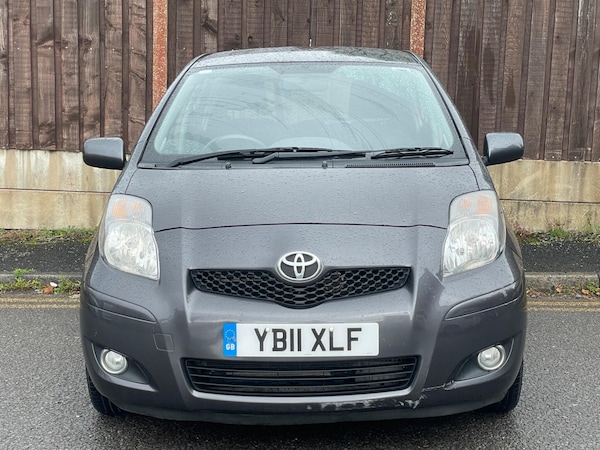 Used Toyota Yaris 2011 for sale - 76175189: Photo 2