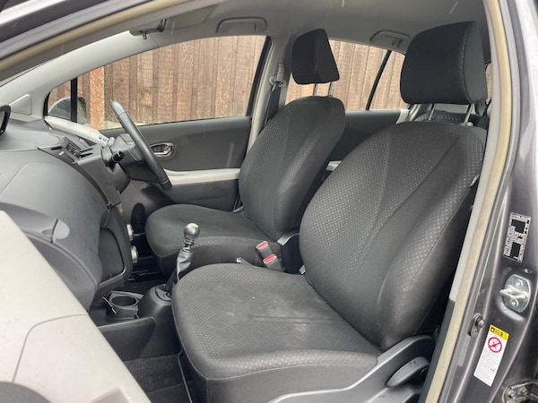 Used Toyota Yaris 2011 for sale - 76175189: Photo 30