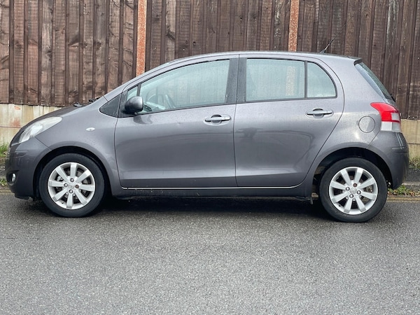 Used Toyota Yaris 2011 for sale - 76175189: Photo 5
