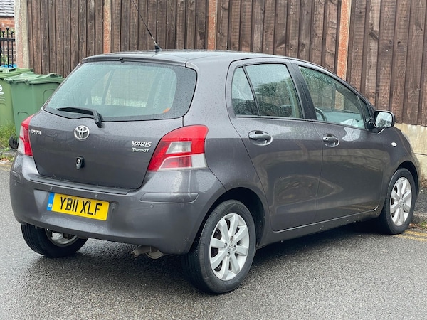 Used Toyota Yaris 2011 for sale - 76175189: Photo 9