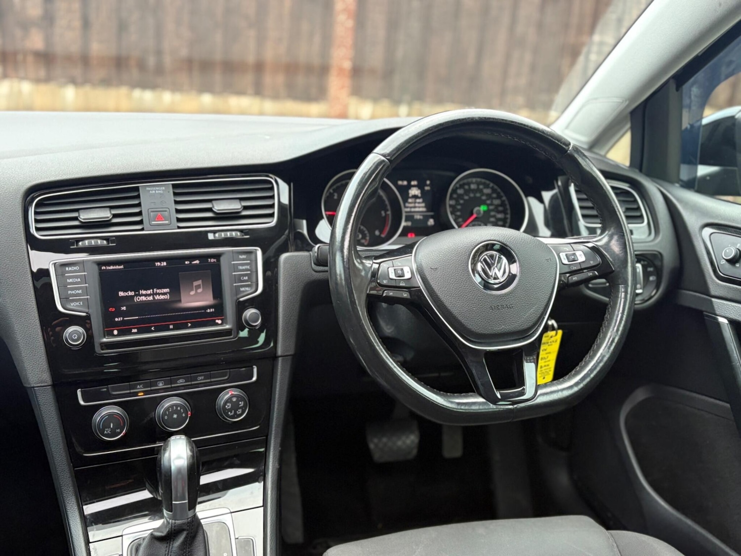 Used Volkswagen Golf 2016 for sale - 77268097: Photo 35