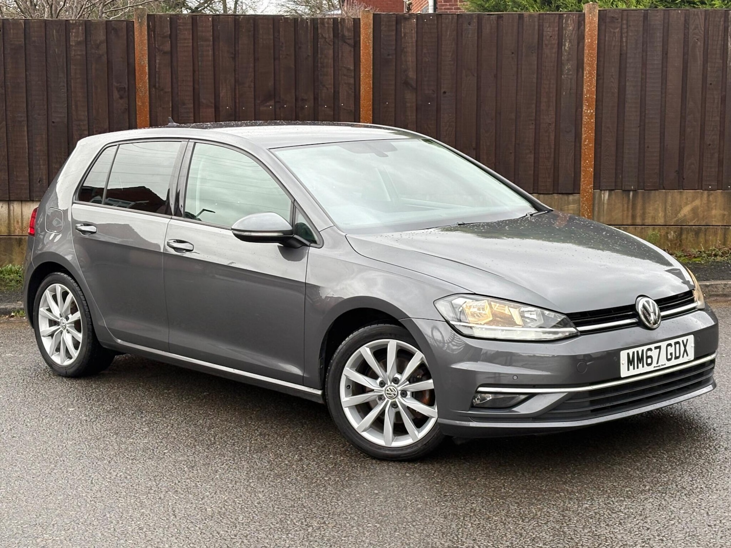 Used Volkswagen Golf 2018 for sale - 76887255: Photo 1